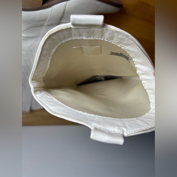 Altar’d State Jewell Heeled Western Boot - Picture 10 of 14